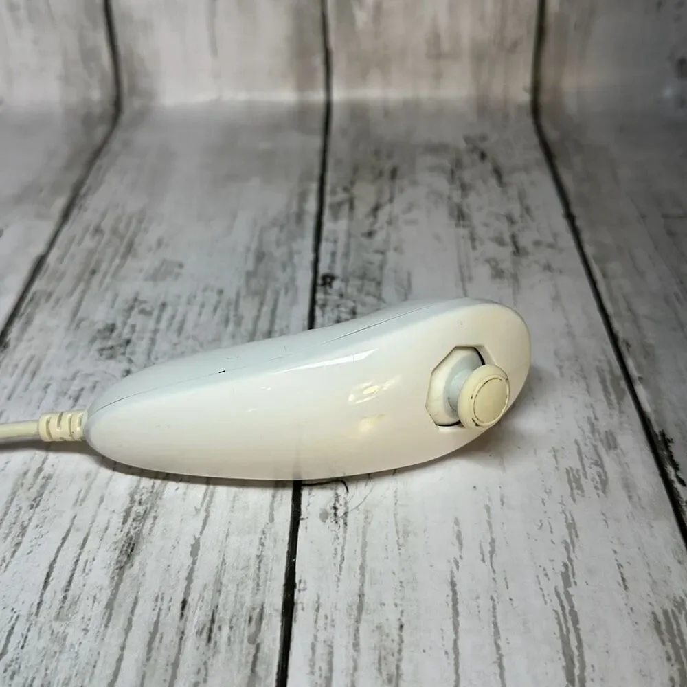 Nintendo Wii Nunchuk Controller Hand Curved Joystick‎ and Wii Controller RVL-003
